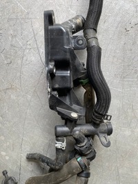 фото thumb №1, Корпус термостата dacia sandero ii 0,9 tce