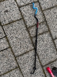 фото thumb №1, Peugeot 5008 кронштейн опора капот