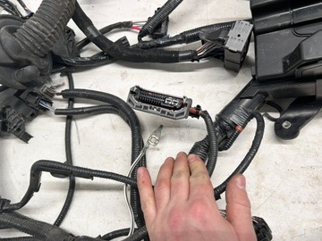 фото thumb №11, Rav4 v гибрид 4x2 жгут установка камеры двигателя полный led