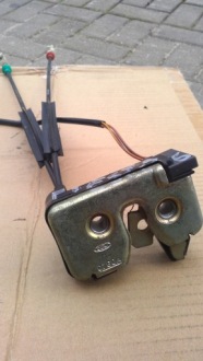 фото thumb №1, Ford fiesta vi 6 2002-06 замок крышки задняя na центральный багажника