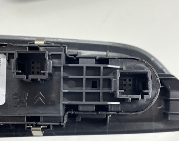 фото thumb №8, Перемикач скла дзеркал лівий перед citroen c4 iii 9831082880