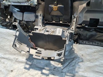 фото thumb №16, Панель роздавальна renault clio iii 05-12r.