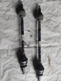 фото thumb №1, Приводной вал правая задняя задняя range rover velar l560 2.0