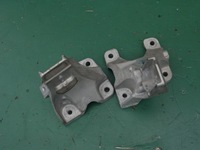 фото thumb №1, Кронштейн двигуна болти jaguar f-pace x761 2016-