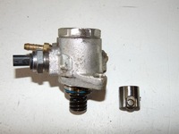 фото thumb №1, Насос пального vw golf vii b8 1.2 tsi 04e127026h