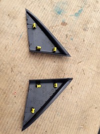 фото thumb №3, Пластик трикутник внутрішній двері peugeot 208 19-