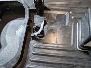 фото thumb №8, Maxus ev30 e доставляти 3 2019- решітка радіатора логотип кришка заряджання