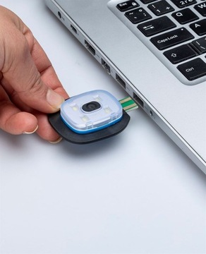 Зимняя шапка с фонариком и светодиодной лампой, заряжаемой через USB. До 3 режимов освещения.