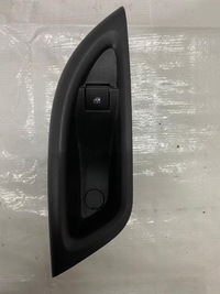 фото thumb №1, Переключатель стекло opel astra k v