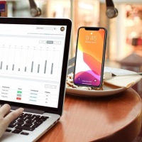 УНИВЕРСАЛЬНЫЙ ДЕРЖАТЕЛЬ ДЛЯ НОУТБУКОВ И СМАРТФОНОВ