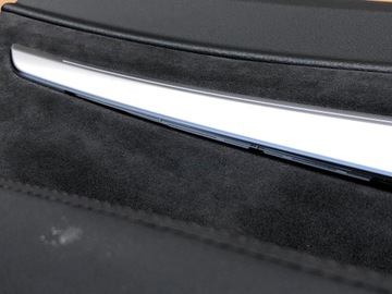 фото thumb №8, Боковина обивка дверь чёрные левый зад bang&olufsen audi e-tron 55 4ke 2020