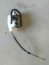 фото thumb №1, Tesla модель y 3 замок дверь 1500675-00-b