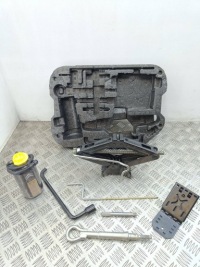 фото thumb №1, Citroen c4 i picasso 2007 набор инструментов