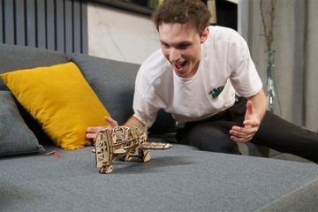 Самолет Mad Hornet UGEARS ДЕРЕВЯННАЯ МЕХАНИЧЕСКАЯ 3D МОДЕЛЬ ДЛЯ СБОРКИ