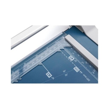 Dahle 507 A4 TRIMER режет 8 листов бумаги длиной 320 мм.