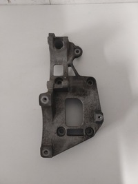 фото thumb №1, Лапи генератора 1.6 bse vw seat skoda 06f903143f