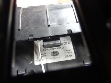 фото thumb №12, Audi a4 b5 1.6b 98' панель середній рамка перемикач