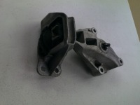 Купити Кронштейн подушка 112322283r dacia duster 1.0tce, фото thumb