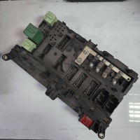 Купить Bmw 1 e81 e87 2006 8380409 рамка / модуль предохранителей, фото thumb
