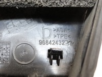 Peugeot 3008 правый треугольник заглушка крыла 96842432xy Недорого, фото thumb