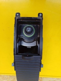 Крепеж на кружка / шторка подлокотник ford c-max mk1 / focus mk2 Недорого, фото thumb