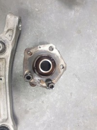 фото thumb №1, Ступица колеса левая правая перед audi a4 b9 8w