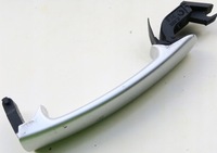 фото thumb №1, Ручка срібляста зовнішня audi a2 8z