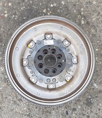 фото thumb №1, Колесо двухмассовый vw audi 2,0 tdi 05l105266k