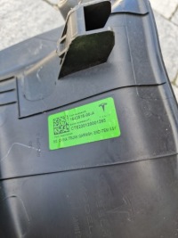 Tesla model 3 молдинг багажника в Украине, фото thumb