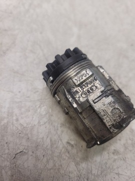 ВСТАВКА ДВЕРИ ЛЕВАЯ ПЕРЕДНЯЯ AUDI A3 8P A4 8E1837064