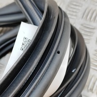 фото thumb №7, Kia ev6 2023 ліва сторона гумовий прокладка двері задніх