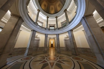 Сверхширокоугольный объектив Canon RF 10–20mm f/4 L IS STM + CASHBACK 800