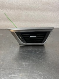 фото thumb №1, Решётка обдув впуск консоли bmw f30 f31 f32 левая левый 9218549