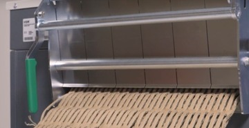Высокопроизводительный резак для коробок HSM ProfiPack P425, однофазный источник питания