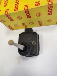 Купить Двигатель регулировки света передних bosch 0307852305 ford escort/scorpio, фото thumb