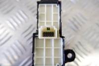 фото thumb №8, Кнопка тормоза ручного toyota yaris _p21_ 84390k0010 1.5l hybrid 85kw