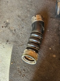 Труба воздухозаборник шланг пабтрубок  турбины turbo bmw e81 e87 n47 Недорого, фото thumb
