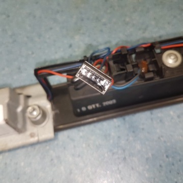 фото thumb №8, Накладка зад микровыключатель подсветка номерного знака 8e0827657e audi a4 b6