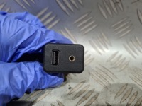 фото thumb №1, Роз'єм port aux usb opel adam corsa e