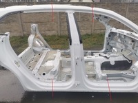 фото thumb №1, Audi q8 блок двигуна середній правий поріг