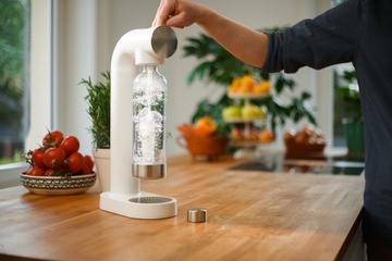 Карбонизатор воды Brita SodaOne + баллон с CO2 + бутылки (белый)