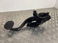 фото thumb №1, Bmw 2 f46 2016 педаль тормоза