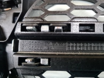 фото thumb №8, Решітка радіатора решітка volvo xc60 ii 2 r-design r design