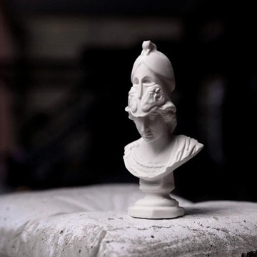 Бюст из гипса из смолы