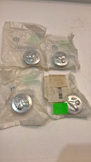 фото thumb №6, Dodge challenger charger magnum nitro 05-18 крышка диски mopar 04895900aa