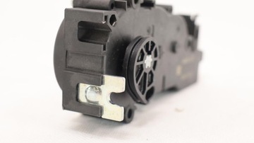 фото thumb №14, Tesla модель s 1003549-00-d моторчик доводчик крышки задней новый