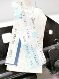 фото thumb №6, Напрямна зовнішня ліва ford escort 1995-2001 оригінальний номер 1037194