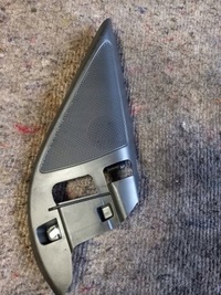 фото thumb №1, Skoda kodiaq защита динамик треугольник 565837974