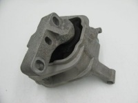 Купить Audi q3 8u0 рестайлинг  кронштейн подушка двигателя 5n0199262p, фото thumb