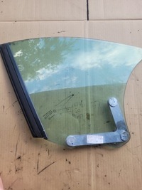фото thumb №1, Скло лівий задня peugeot 207 cc